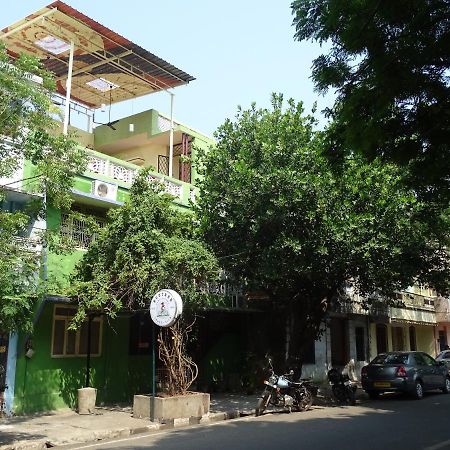 รูทาร์ด พอนดิเชอรี Hostel ปอนดิเชอรี ภายนอก รูปภาพ