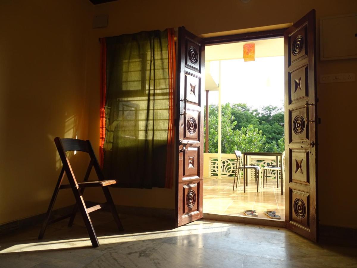 รูทาร์ด พอนดิเชอรี Hostel ปอนดิเชอรี ภายนอก รูปภาพ